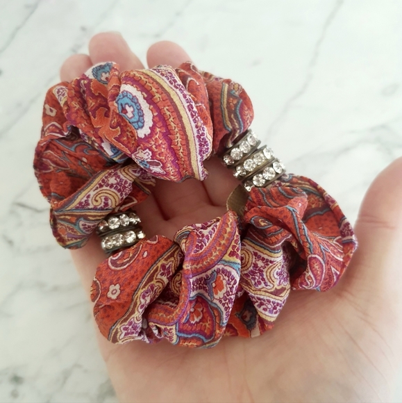 Authentic ETRO Scrunchie with Crystal - Picture 2 of 3